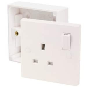 Enkele Lichtschakelaar met 13A Stopcontact en Opbouwdoos - Compleet Elektrisch Schakelmateriaal